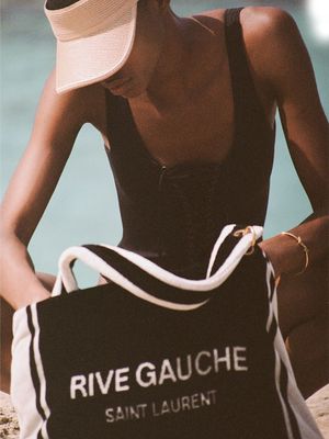 Chic Tote Bags For The Beach & Beyond