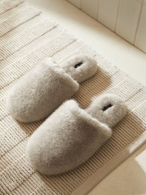 The Round Up: Slippers 